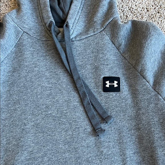 Under Armour Hoodies in Burgundy, Gray, and Olive EUC Men’s Small - Picture 6 of 13
